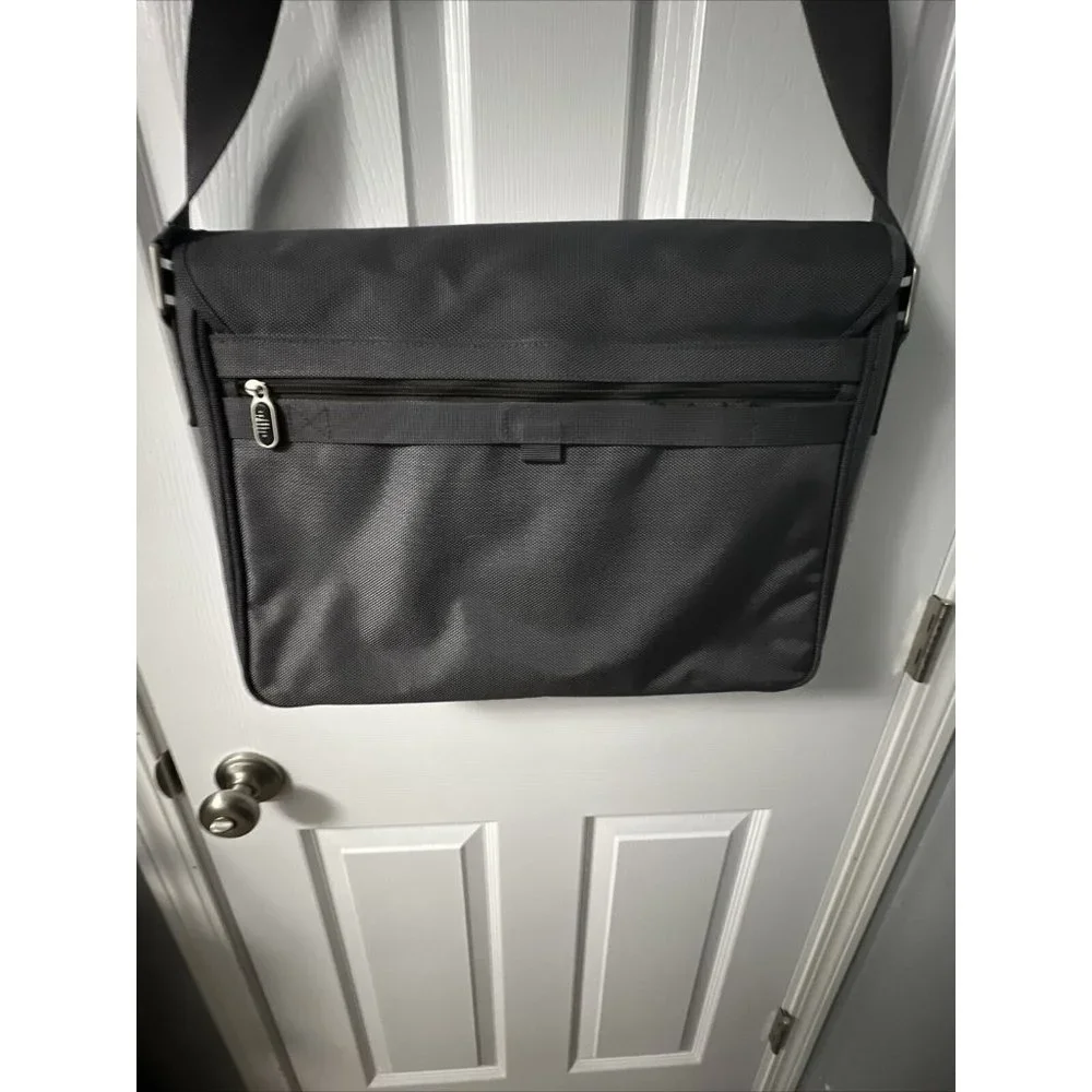 The Sharper Image Laptop Computer Briefcase Travel Shoulder Bag Gray GR26